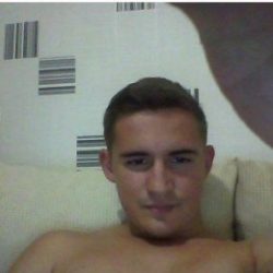 Парень, ищу девушку, можно с подружкой для секса, сам не местный, славянин Парень, ищу девушку, можно с подружкой для секса, сам не местный, славянин