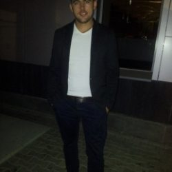 Парень, ищу девушку, которой подарю своё внимание и ласку Парень, ищу девушку, которой подарю своё внимание и ласку